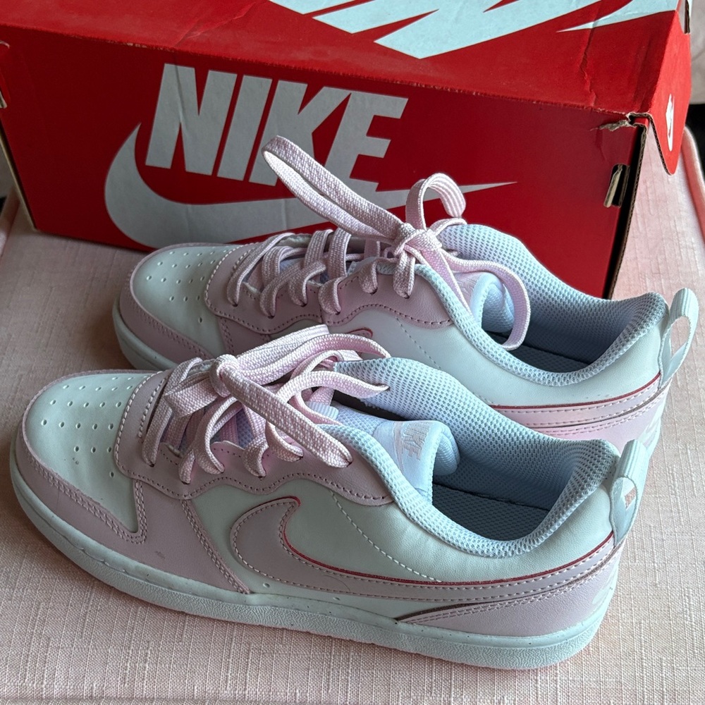 Nike court borough low 2 SE